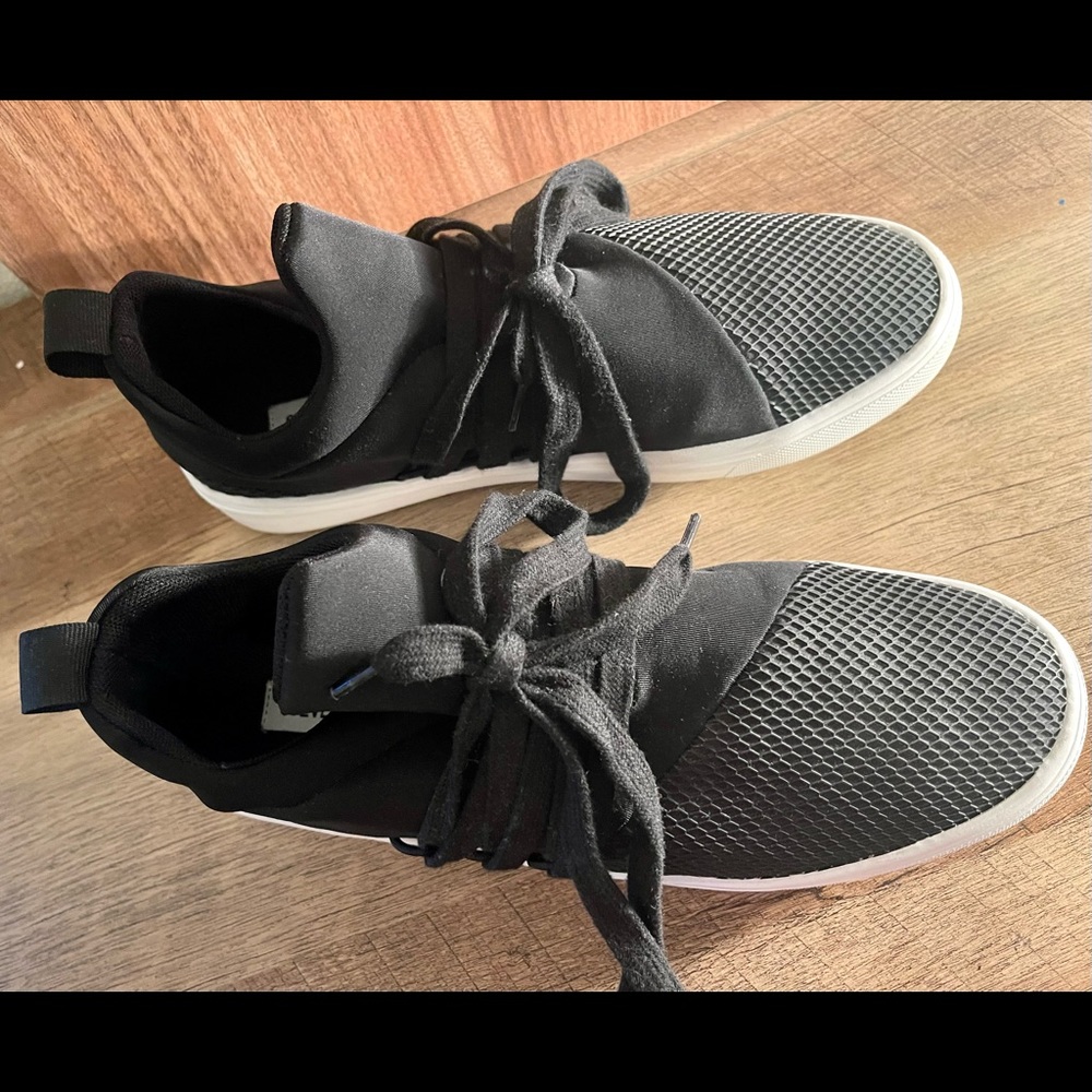 Steve Madden slip-ons with laces